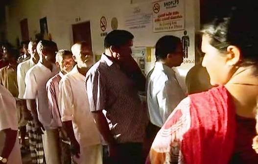 #लोकसभा की चार, #विधानसभा की 10 सीटों पर मतदान जारी, #कैराना में #RLD और #BJP की साख दांव पर