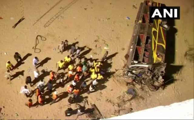 ओडिशा में पुल से 30 फीट नीचे गिरी बस, 7 यात्रियों की दर्दनाक मौत