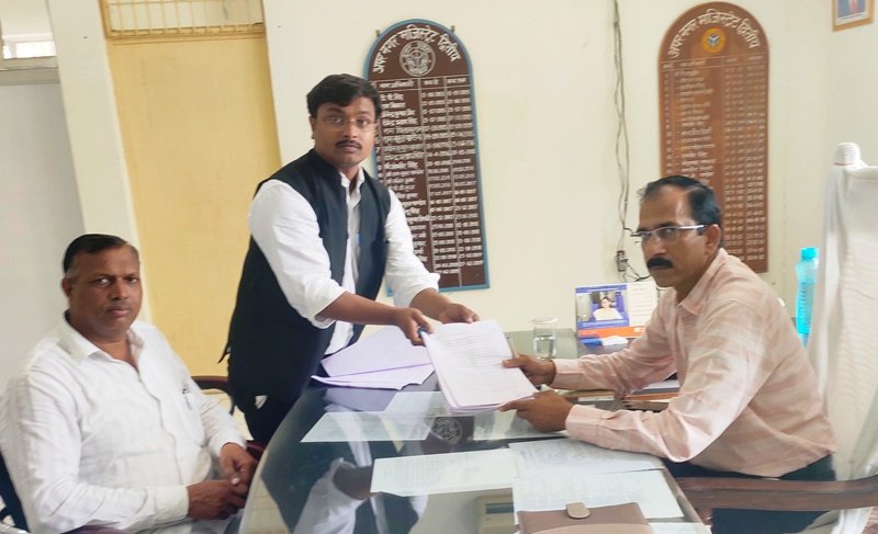 अलीगढ : PIMS इंस्टिट्यूट और हॉस्पिटल के खिलाफ एसीएम को जियाउर्रहमान ने दिए साक्ष्य, कार्यवाही की मांग