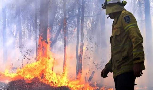 ऑस्ट्रेलिया में 150 से ज्यादा घर जलकर राख, अग्नि आपातकाल घोषित