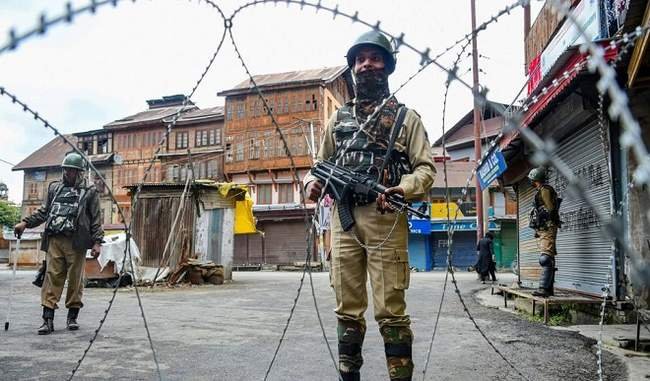 जम्मू-कश्मीर में सरकार सभी आदेशों की सात दिन में समीक्षा करे, पाबंदियों पर सुप्रीम कोर्ट का फैसला