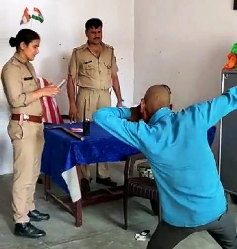 UP पुलिस का कारनामा, सपना चौधरी के गाने पर चौकी में युवक से कराया डांस, वीडियो वायरल