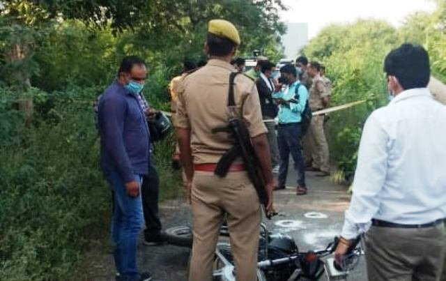 नोएडा पुलिस ने अलीगढ में ज्वेलर्स से 40 लाख की लूट करने वाले बदमाशों का किया एनकाउंटर, गोली लगने के बाद तीन गिरफ्तार