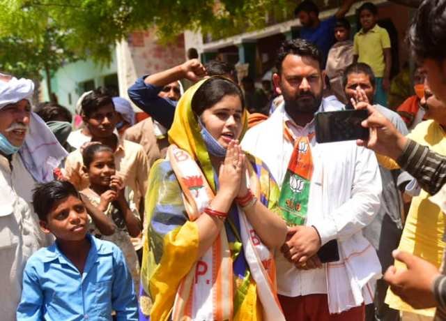 अलीगढ : भाजपा नेता राजेश भारद्वाज को बड़ा झटका, पुत्रवधु खुशबू जिला पंचायत चुनाव हारीं