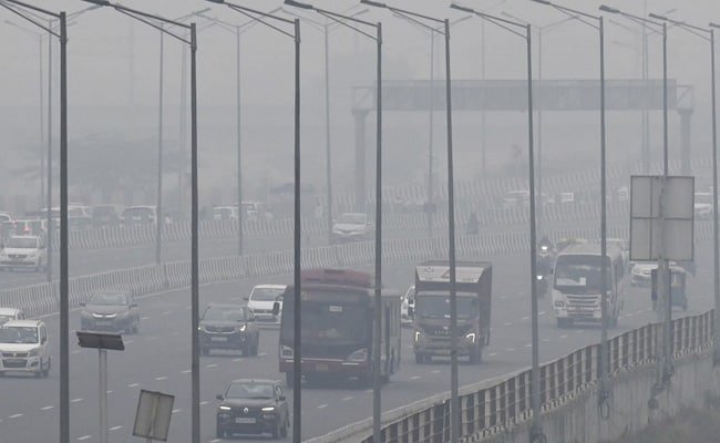 दिल्ली-एनसीआर में बेहद खराब श्रेणी में पहुंची हवा, अगले चार दिनों तक राहत नहीं, जानिए कैसे हैं हालात?