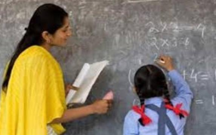 उत्तर प्रदेश: 69 हजार शिक्षक भर्ती में नया मोड़, 68 हजार अभ्यर्थियों की चयन सूची पर विवाद, नियुक्ति पर लगी रोक